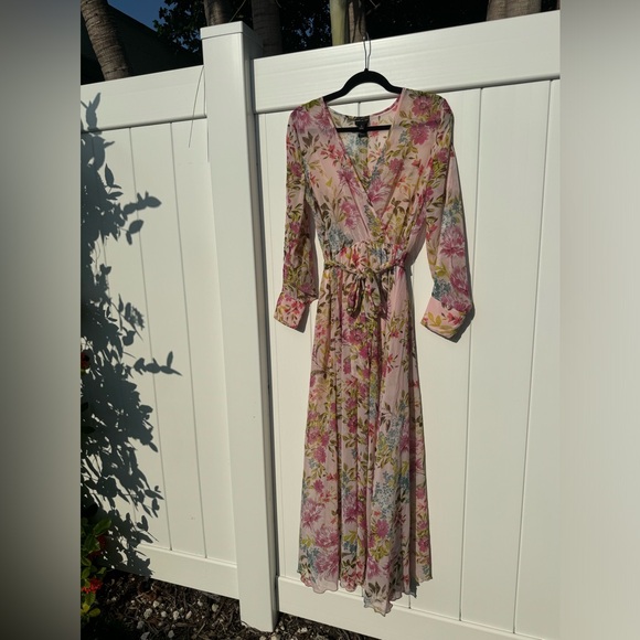 kate and lily Dresses & Skirts - Floral long sleeve maxi dress